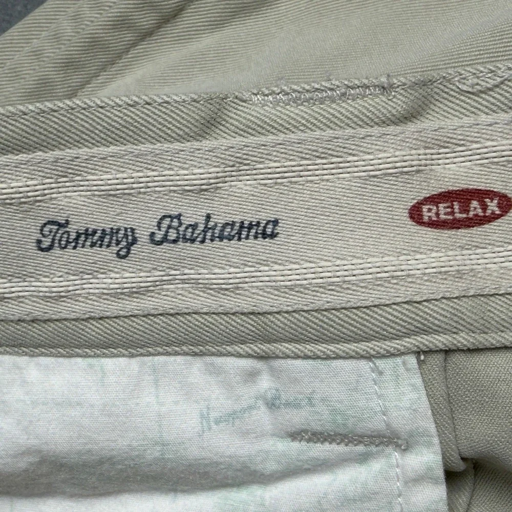 Tommy Bahama Relax Mens 40 Tan 100% Silk Pleated Front Casual Walking Shorts